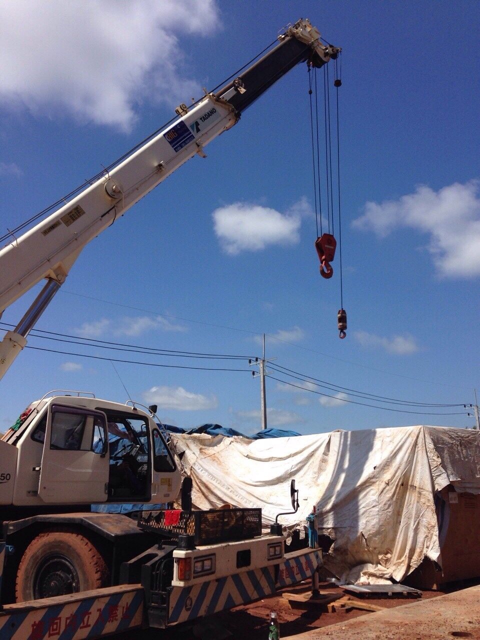 เครนล้อยาง TADANO ของ BIG MACHINE TRADING ทำงานในโครงการพัฒนาสนามบินสุวรรณภูมิ ระยะที่ 2