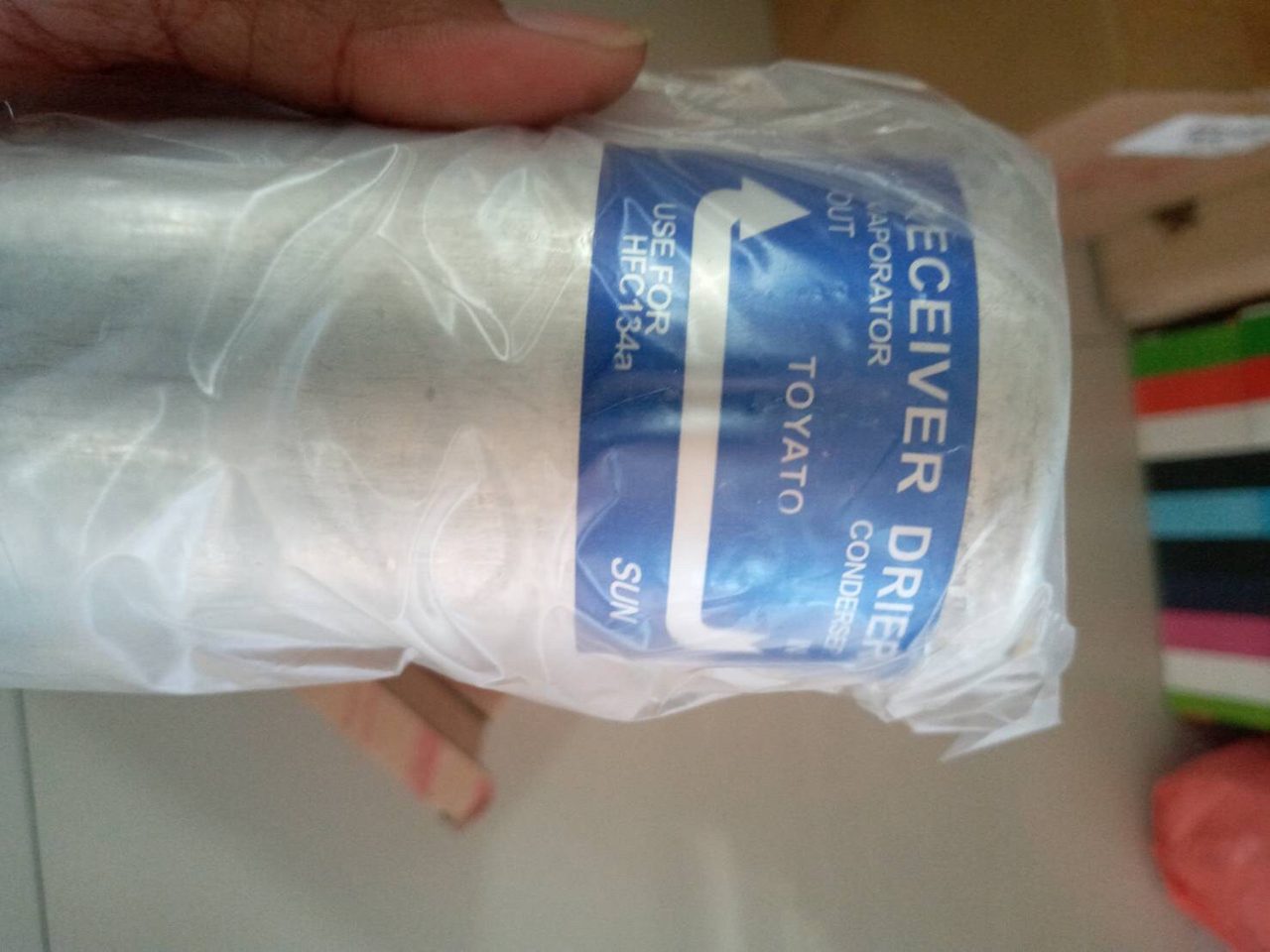 ไดเออร์แอร์ (Receiver Drier) อะไหล่แท้สำหรับรถเครน TADANO TR250M-6 หุ้มพลาสติกป้องกันความชื้น