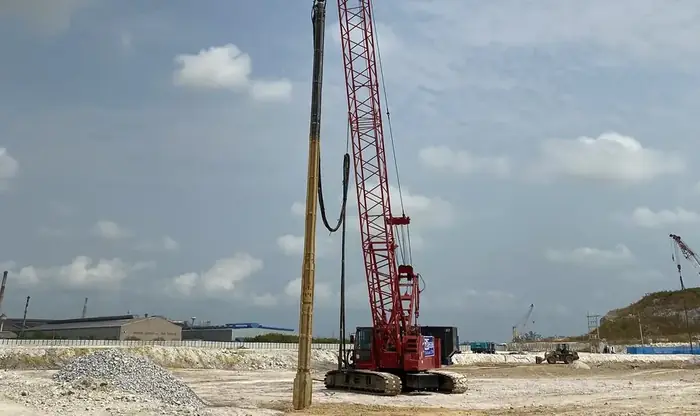 เครนตีนตะขาบ 80 ตัน KOBELCO 7080