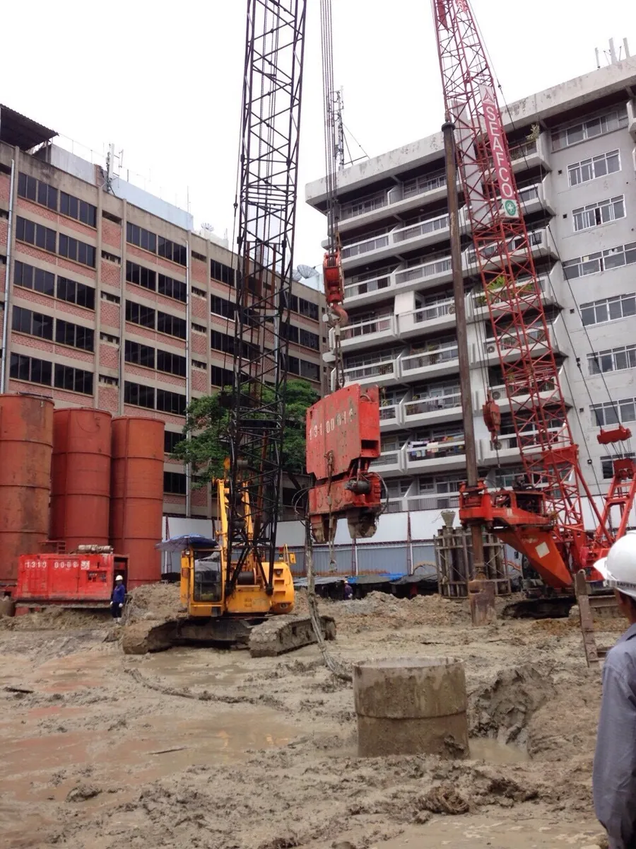 เครน BIG MACHINE TRADING ยกงานโครงสร้างอาคารในกรุงเทพฯ