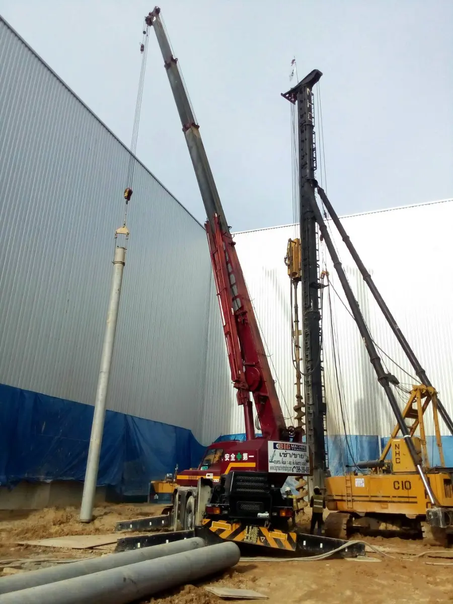 เครน BIG MACHINE TRADING ทำงานเสาเข็มในโรงงานที่ปลวกแดง ระยอง